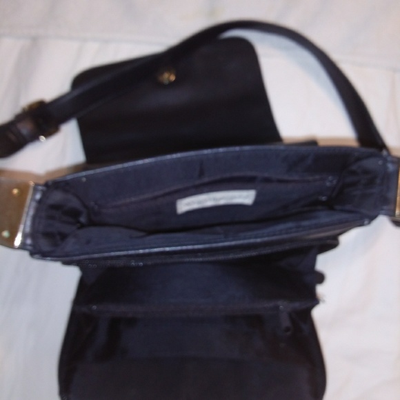 Worthington Navy Genuine Leather crossbody - Picture 5 of 8